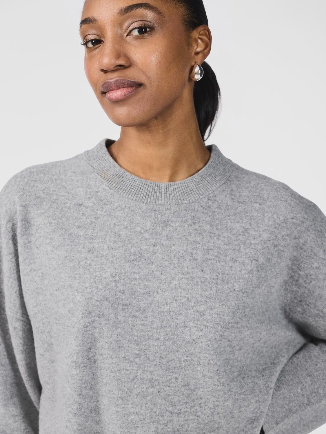Yasemilie O-neck knit pullover light grey melange