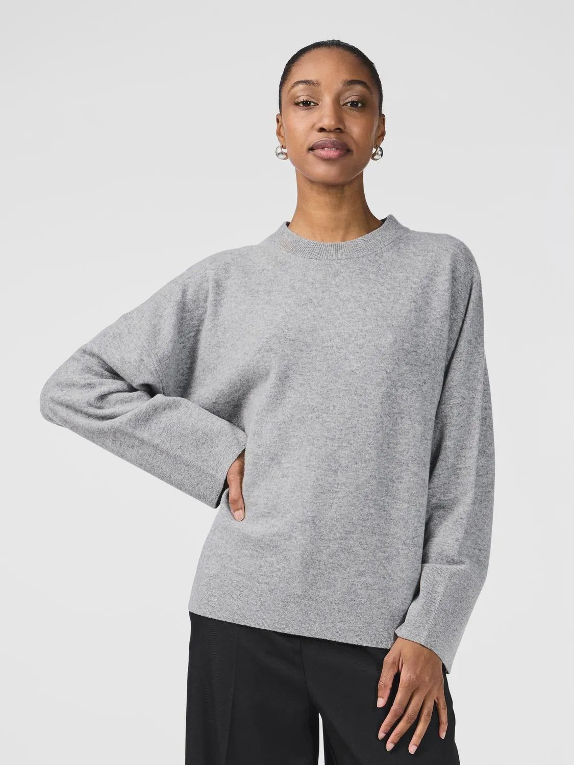 Yasemilie O-neck knit pullover light grey melange