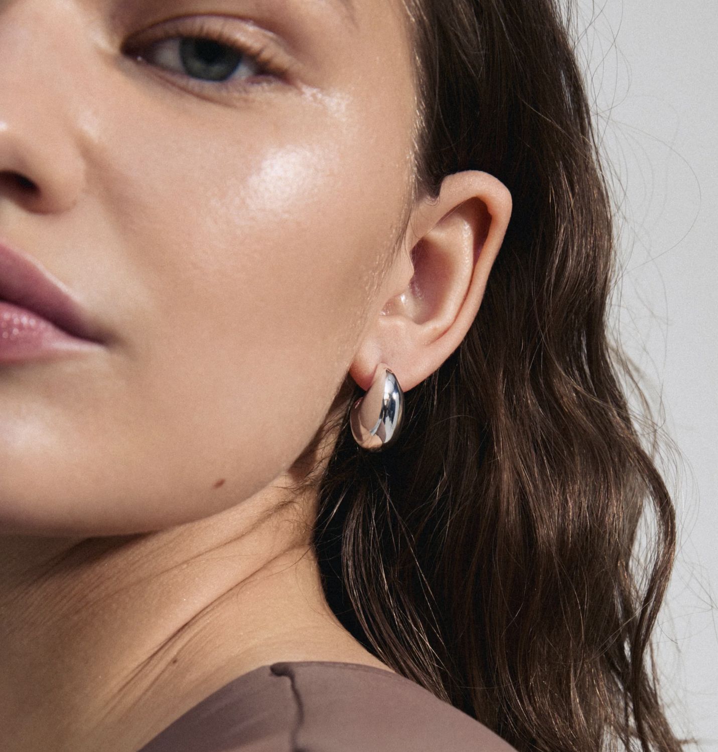 Intent earrings silver plated