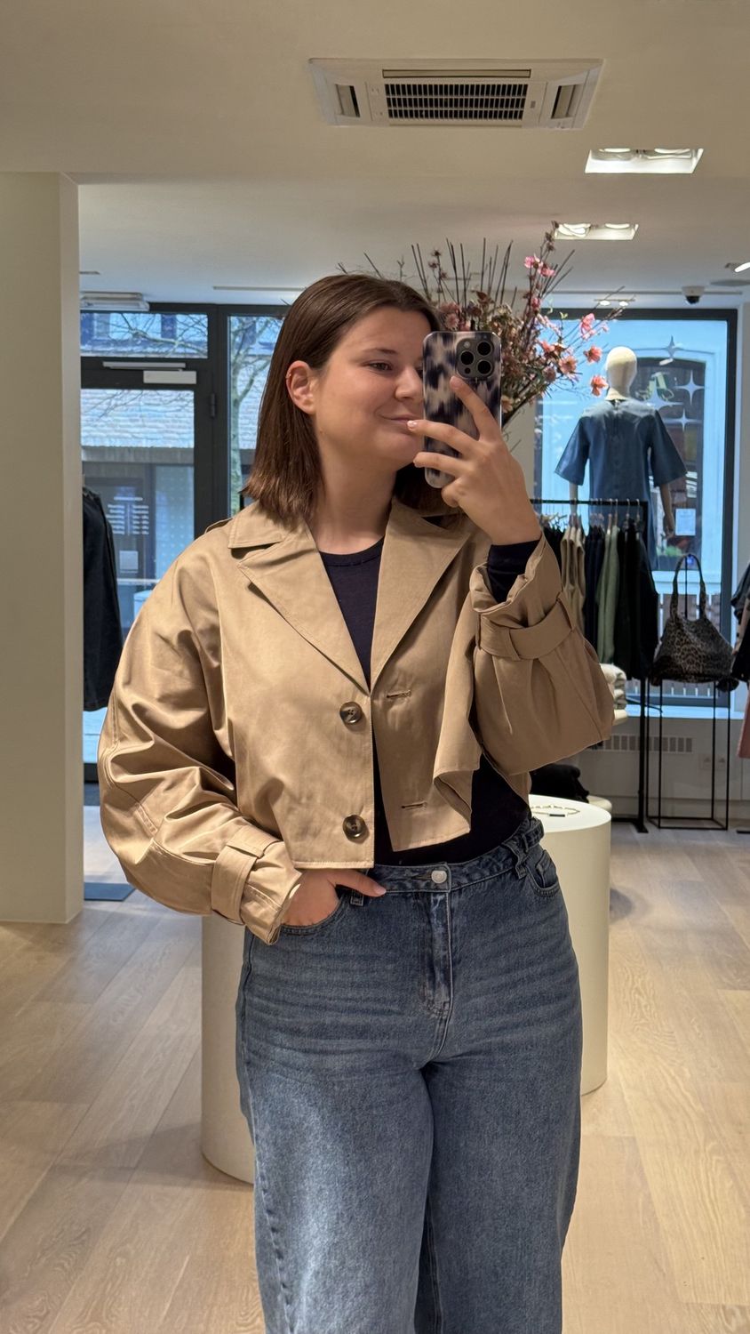 Yasemira short trenchcoat