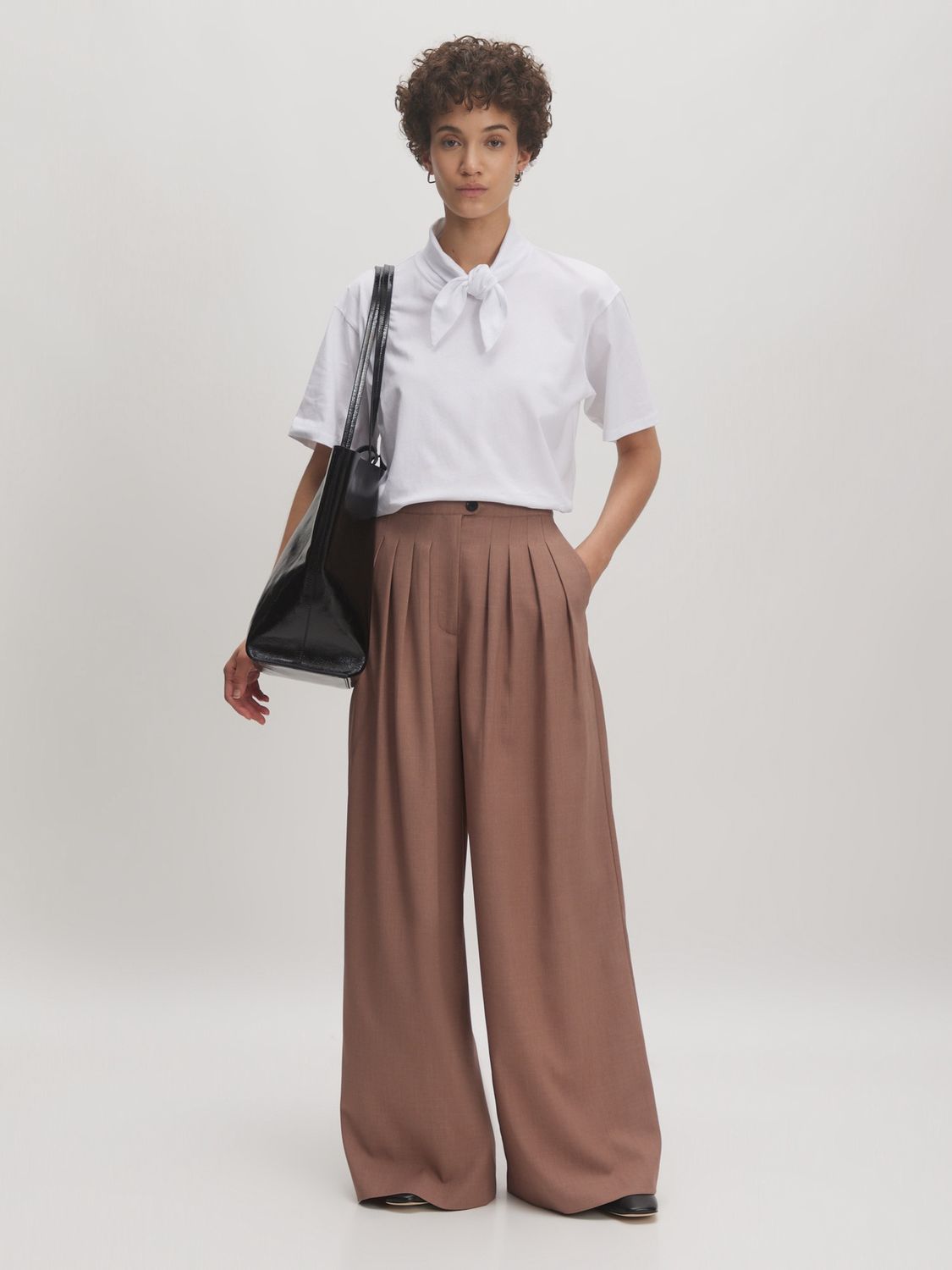 Sandy trousers