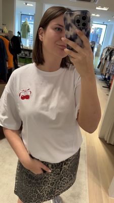 Vera cherry t-shirt