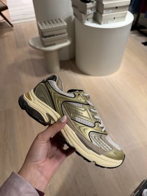 EVOLUTION METALLIC GOLD