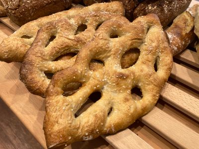 Dinkelfougasse das 100% Dinkel mit etwas Salz auf der Kruste Gewicht ca. 400 Gramm