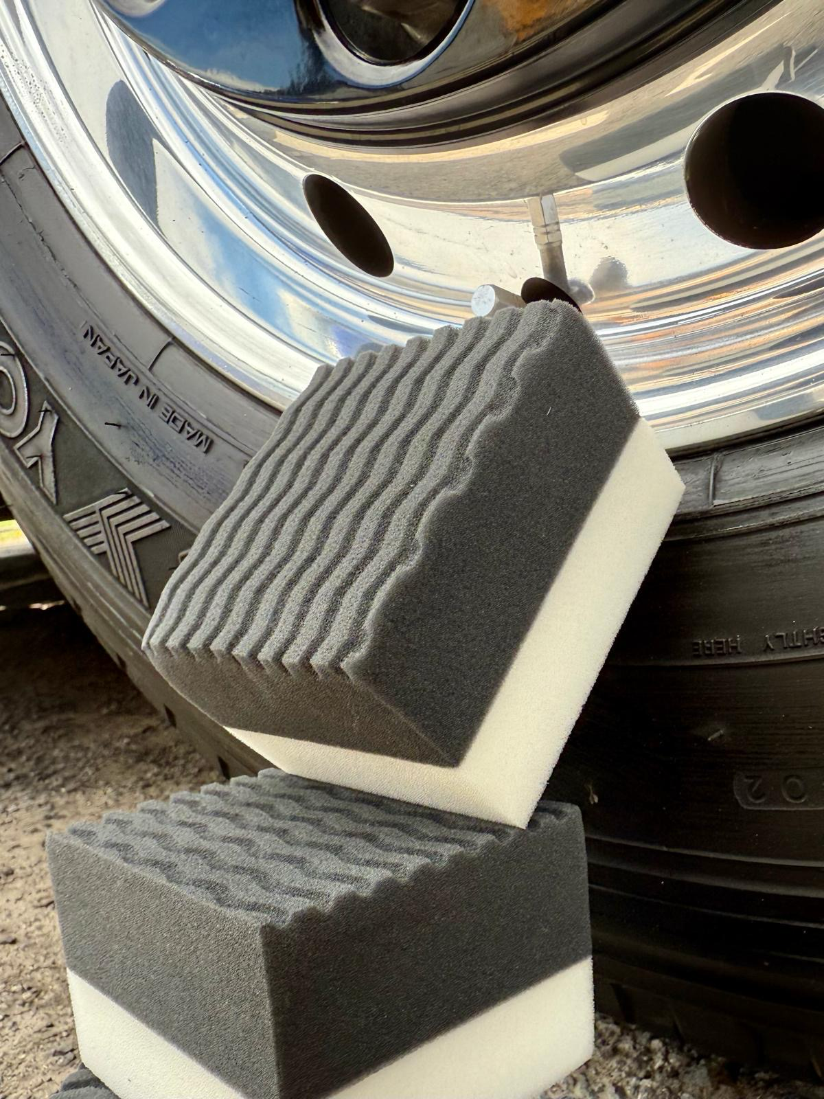 TYRE DRESSING APPLICATOR