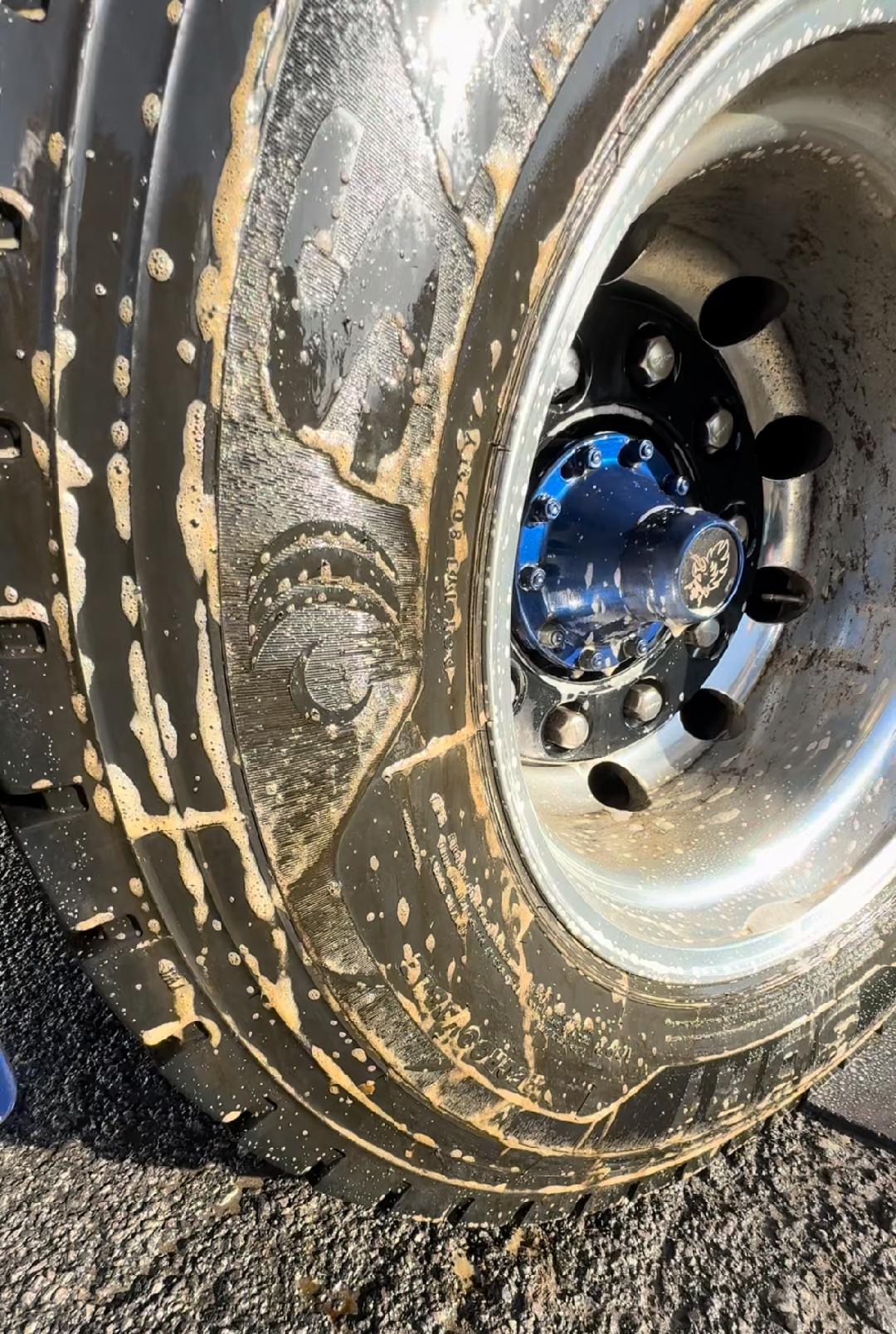 TYRE CLEANER