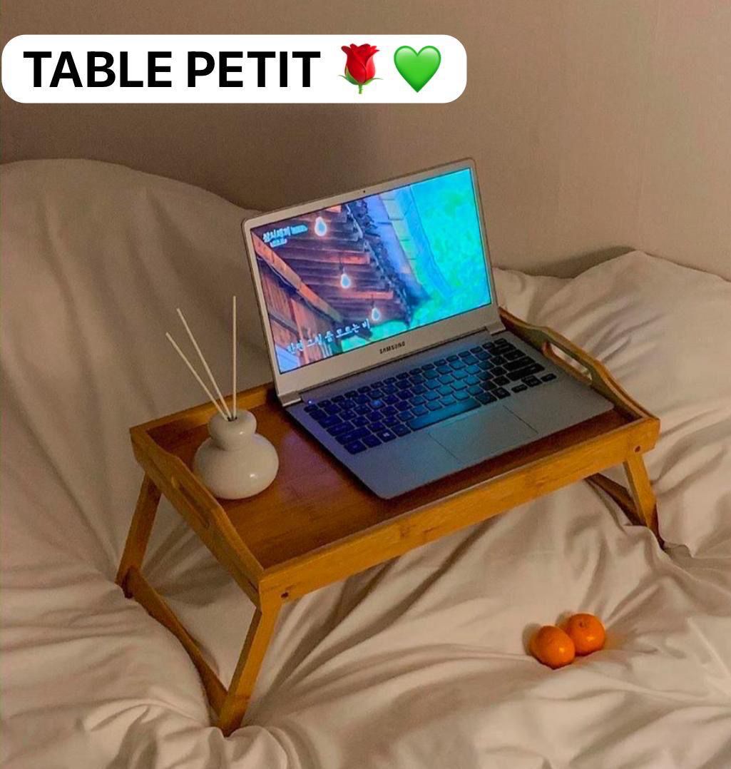 Mini table au lit