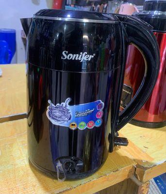 Bouilloire électrique Sonifer – 1,8 L