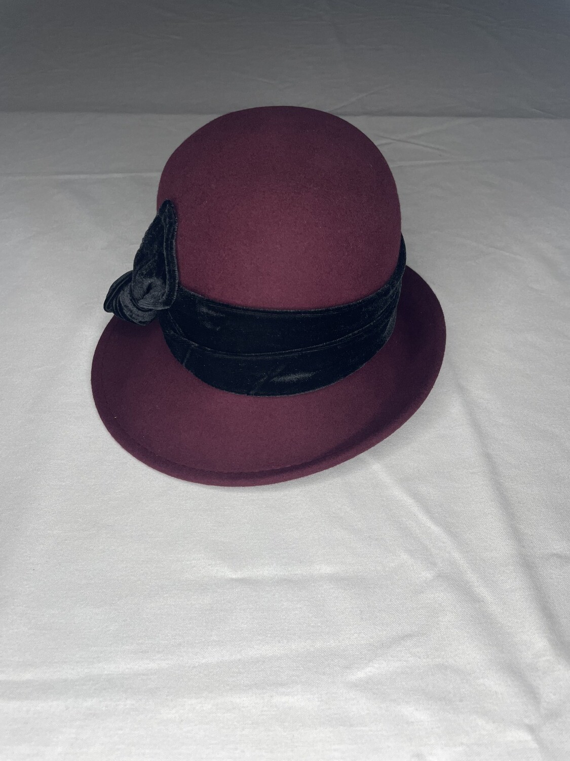 Felt Clothe w/ velvet bow