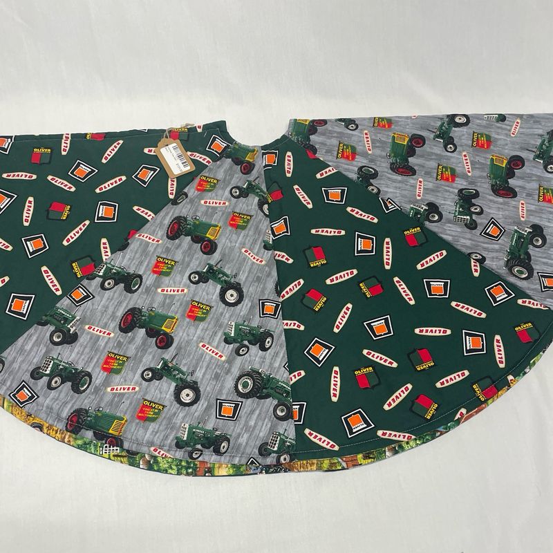 Christmas Tree Skirt - Oliver l