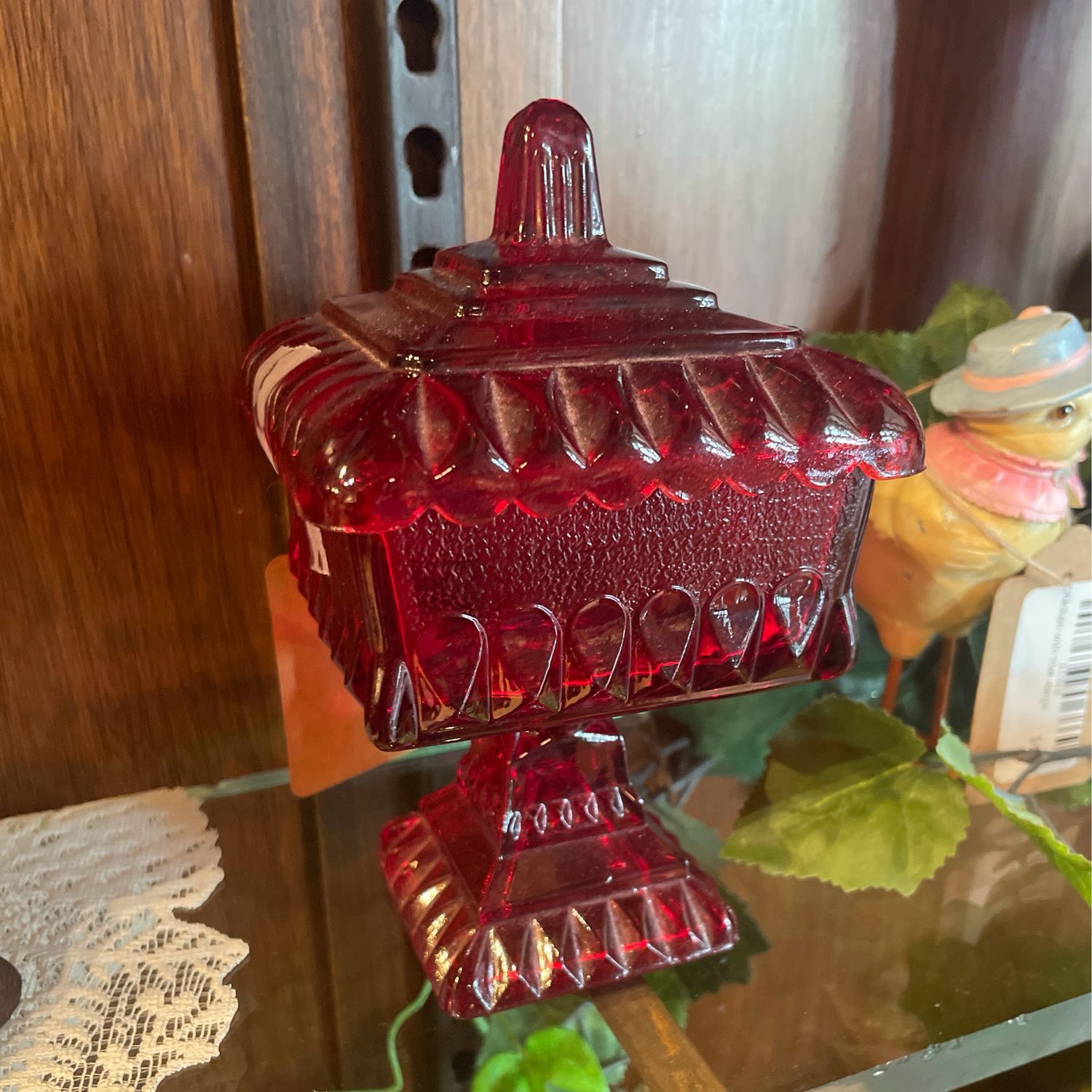 Cake Box -- Red Jeanette Glass