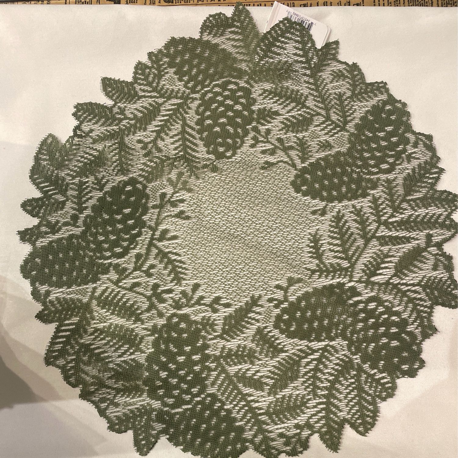 Highland Pine 15&quot; Doily