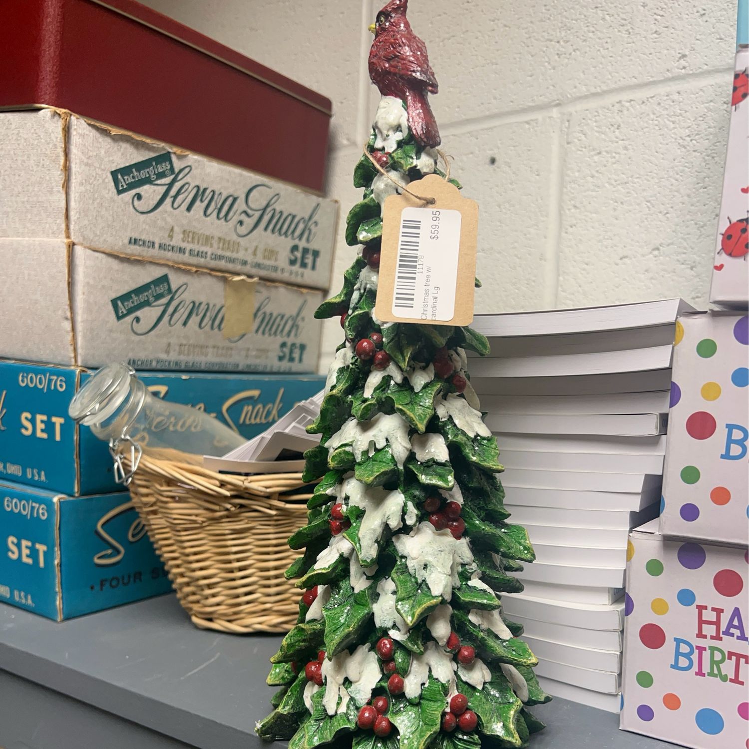 Christmas tree w/ cardinal Lg