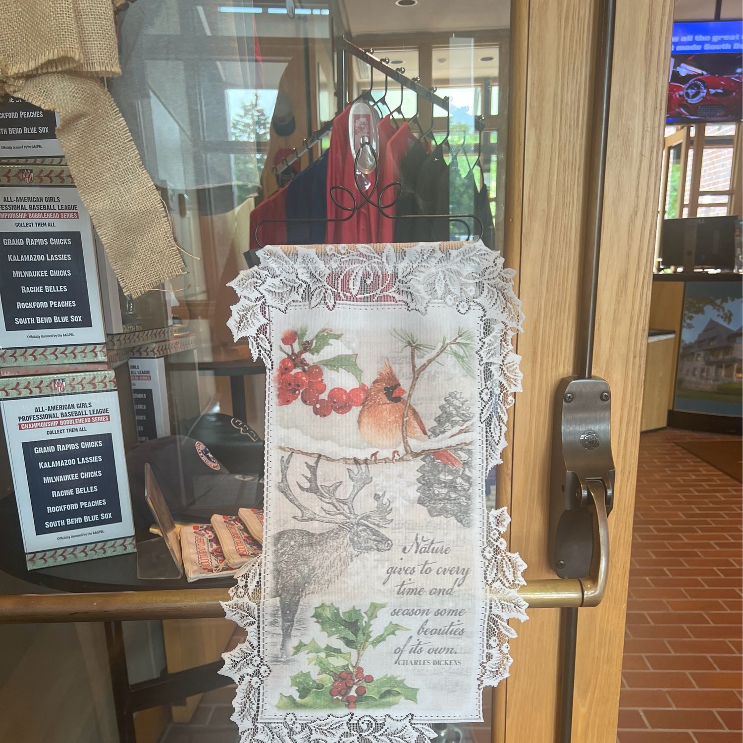 Cardinal Welcome Wall Hanger