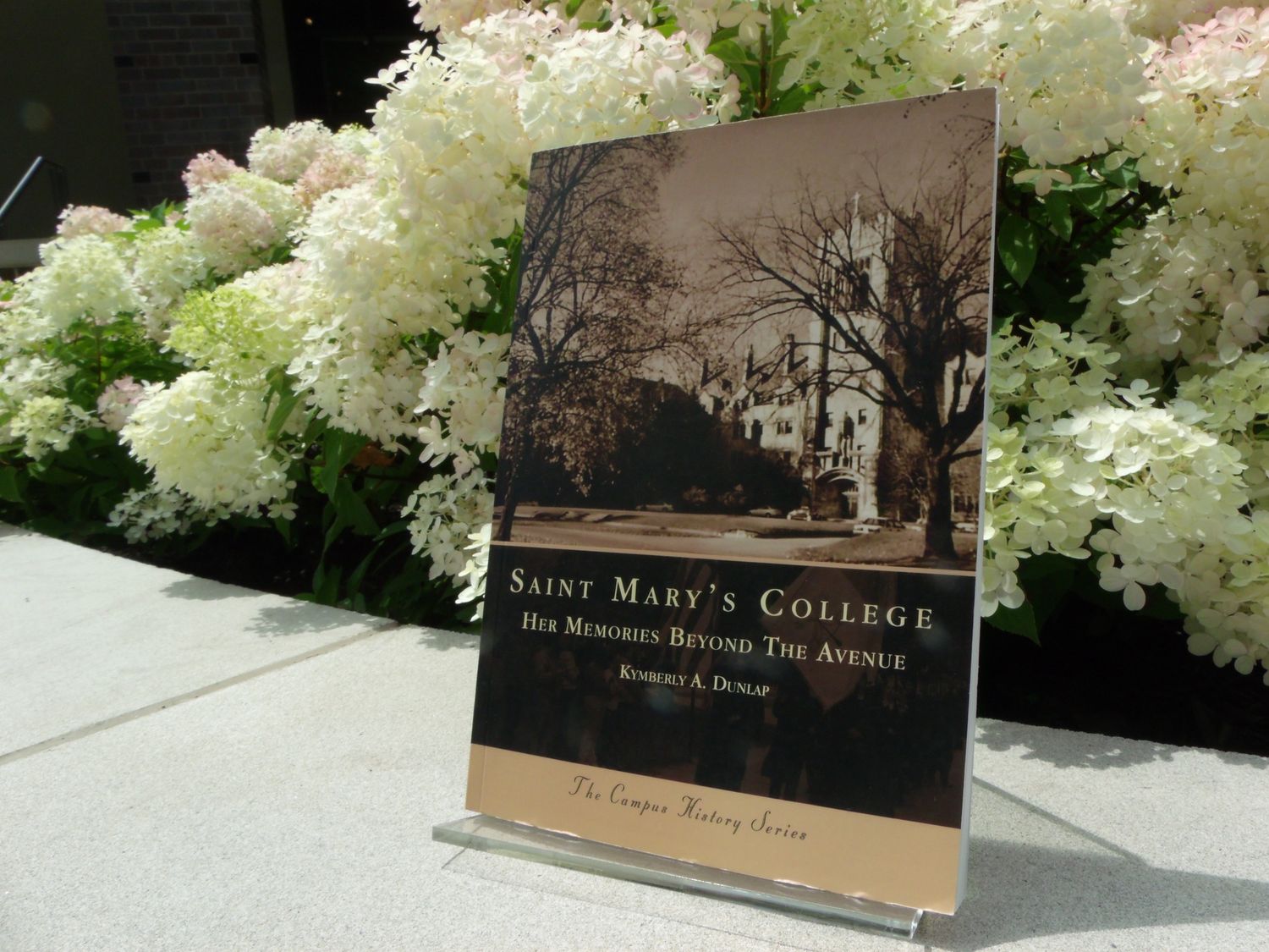 Saint Mary&#39;s College: Her Memories