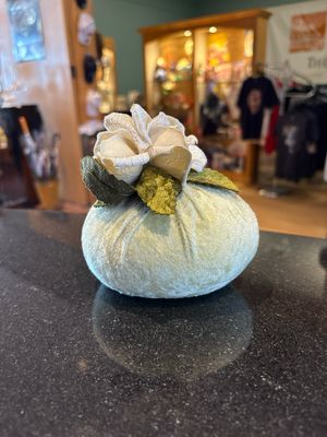 Velvet Egg Decor - O. Masion