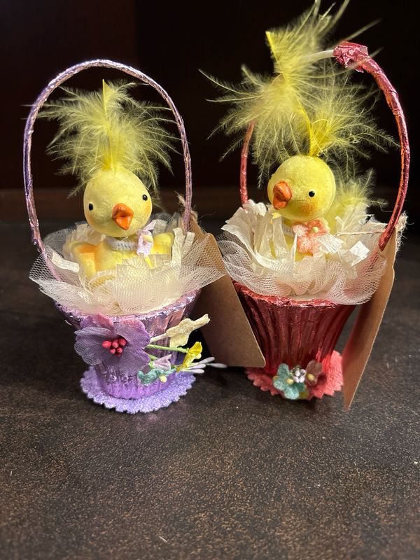 Bobble Chicks in Basket - O. Mansion