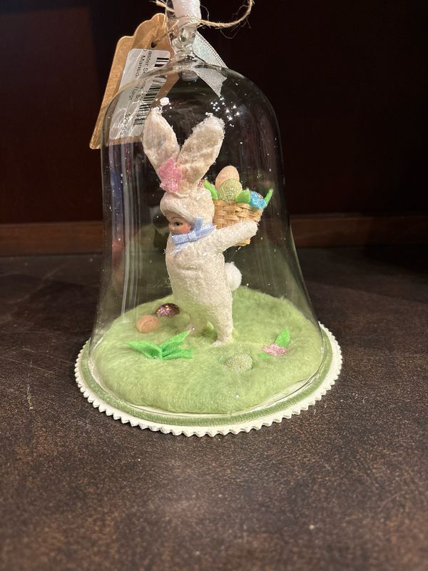Easter Scene in Bell - O. Mansion