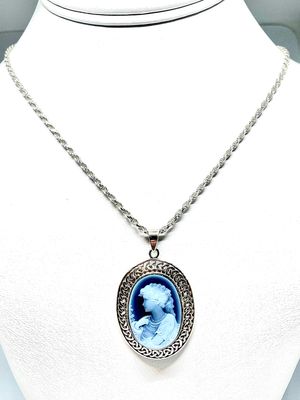 Celtic Knotted Frame Victorian Cameo Pendant