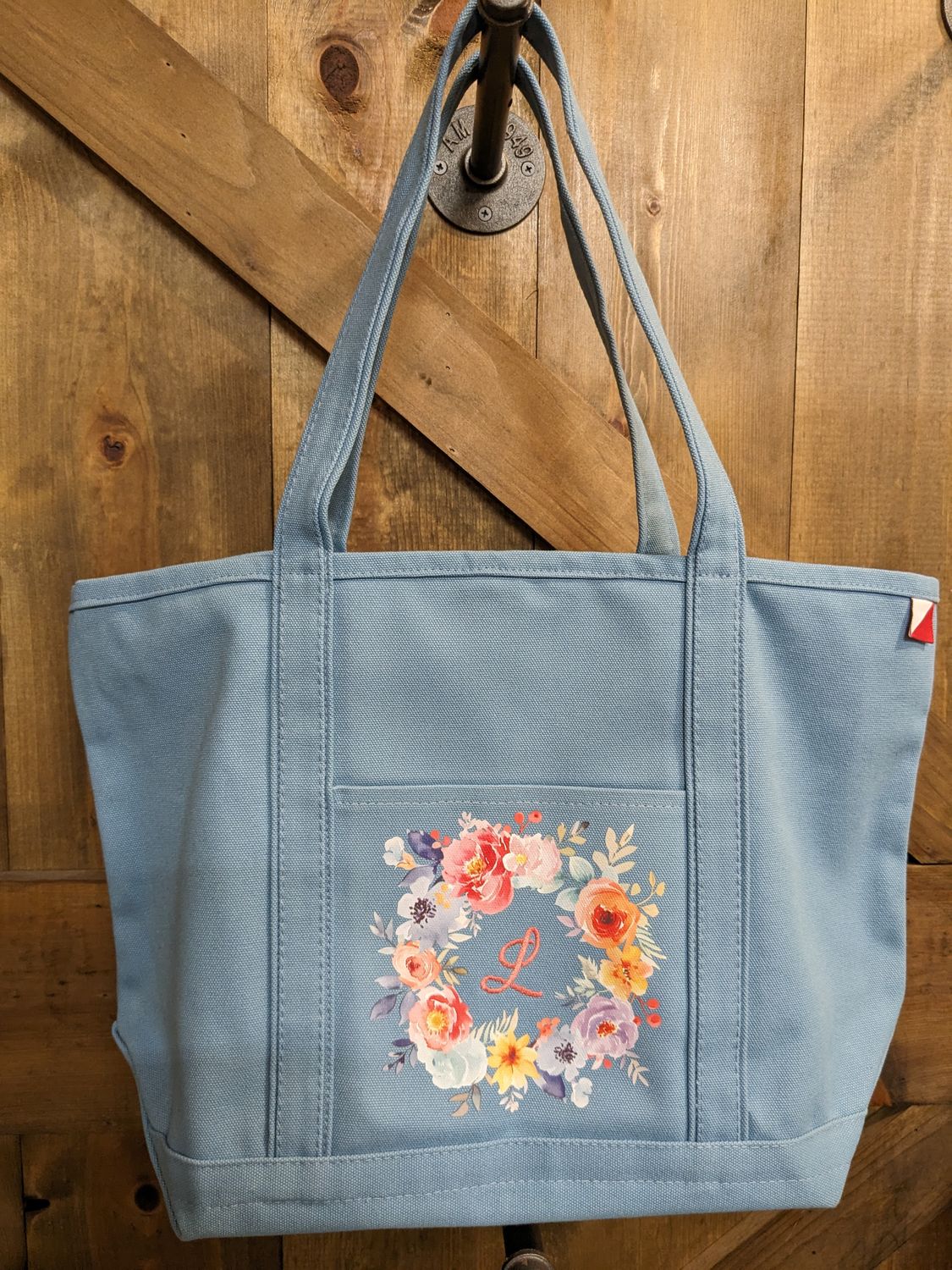 Solid Color Tote with wreath/monogram