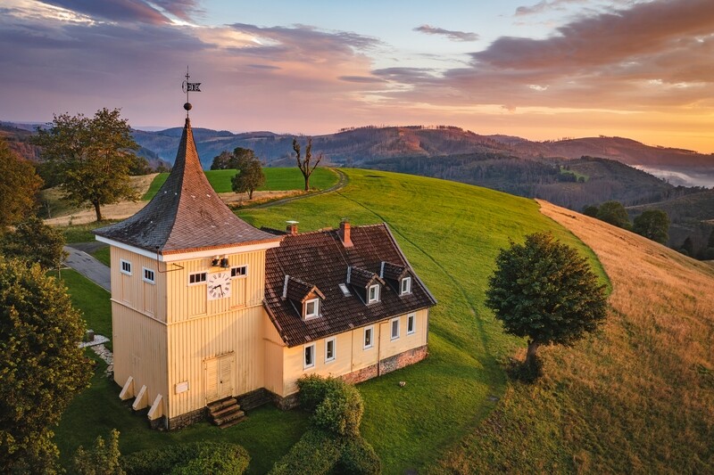 Leinwand Wandbild Glockenturm im Abendrot