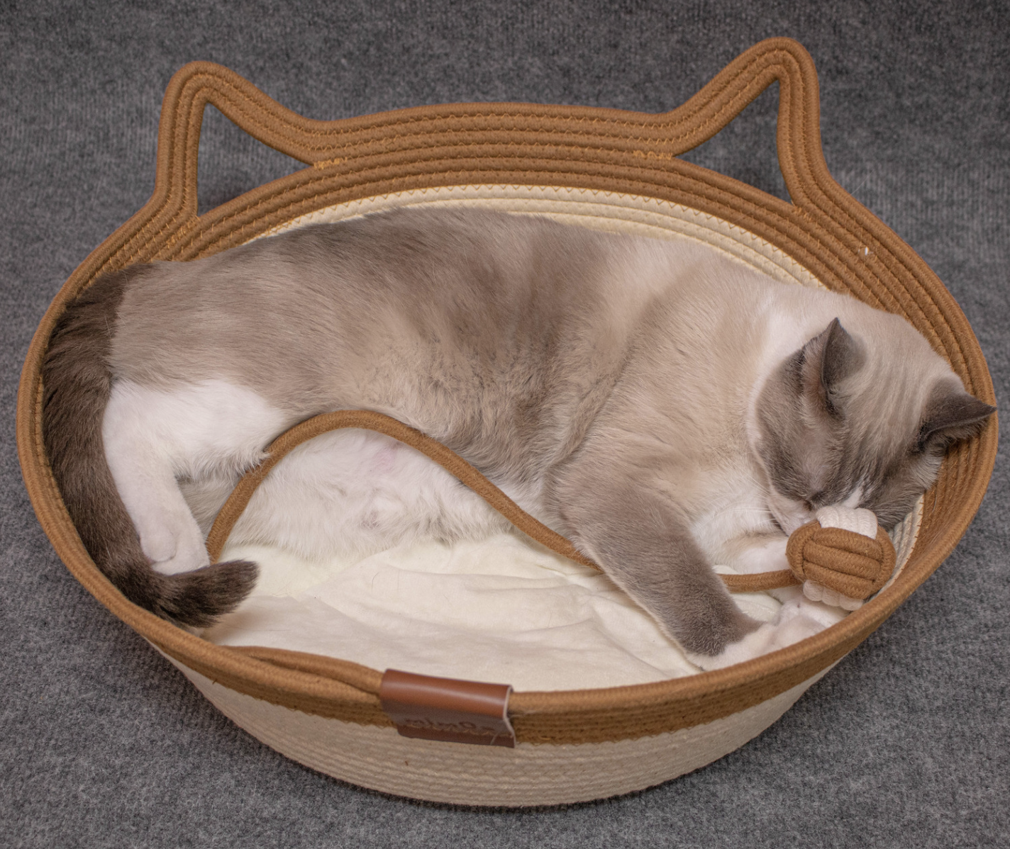Nid tressé confortable pour chat