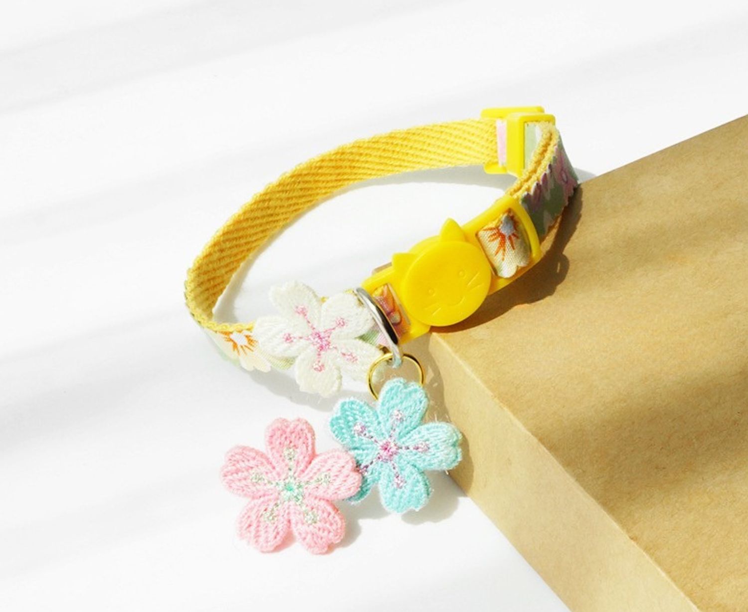 Collier pour chat – Collection Murmures de Sakura, avec boucle de sécurité