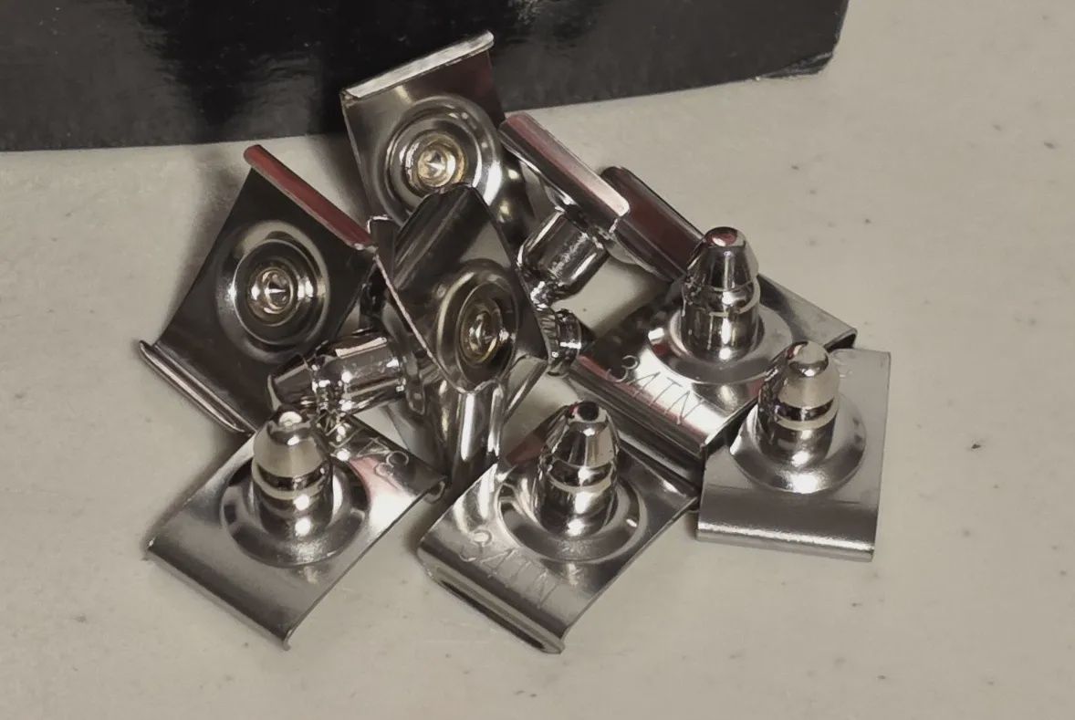 Windshield Clips, Type: VL-16376 Windshield Clip SS Base 3/4  (Each)