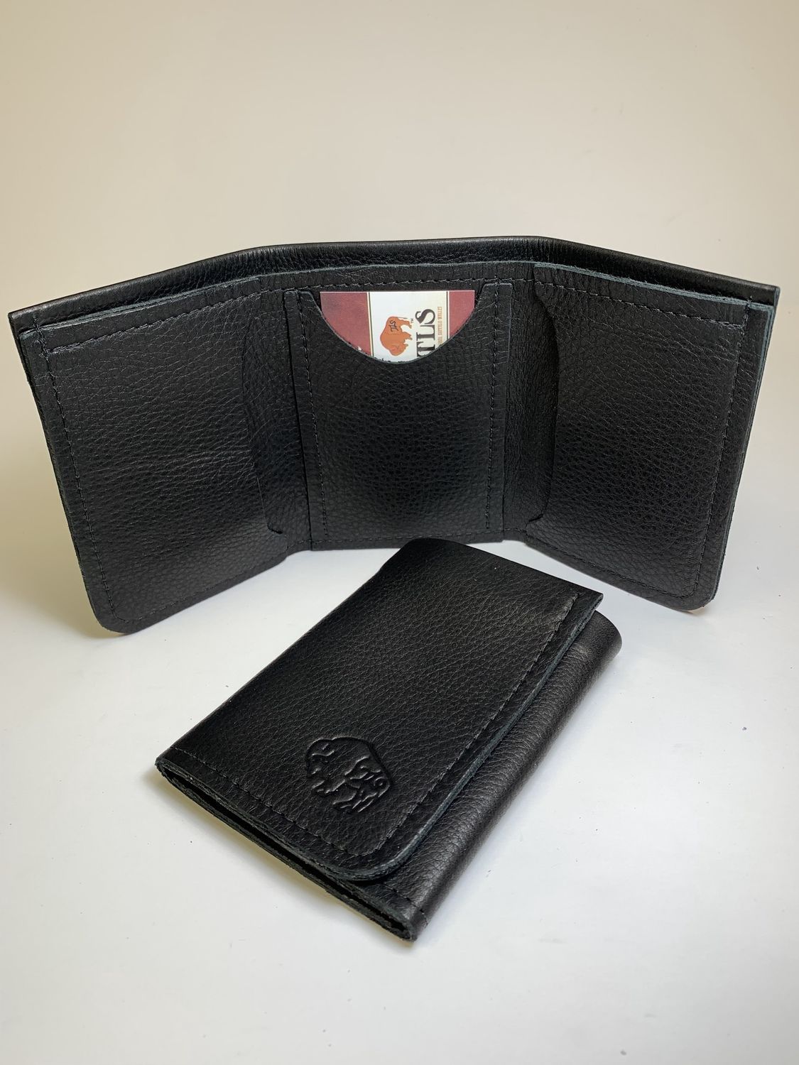 Trifold, Color: Black