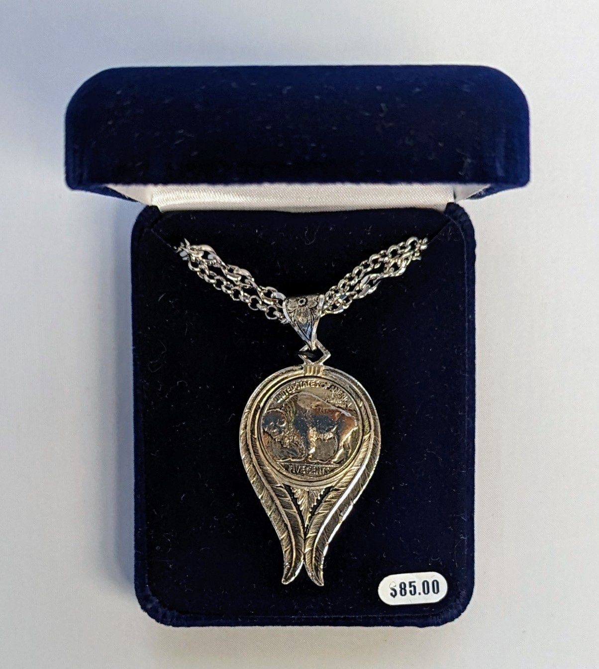 Buffalo Feather Necklace, Color: Silver