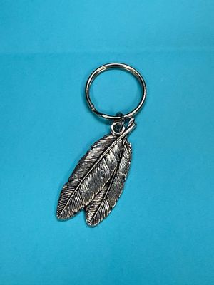 2 Feather's Keychain