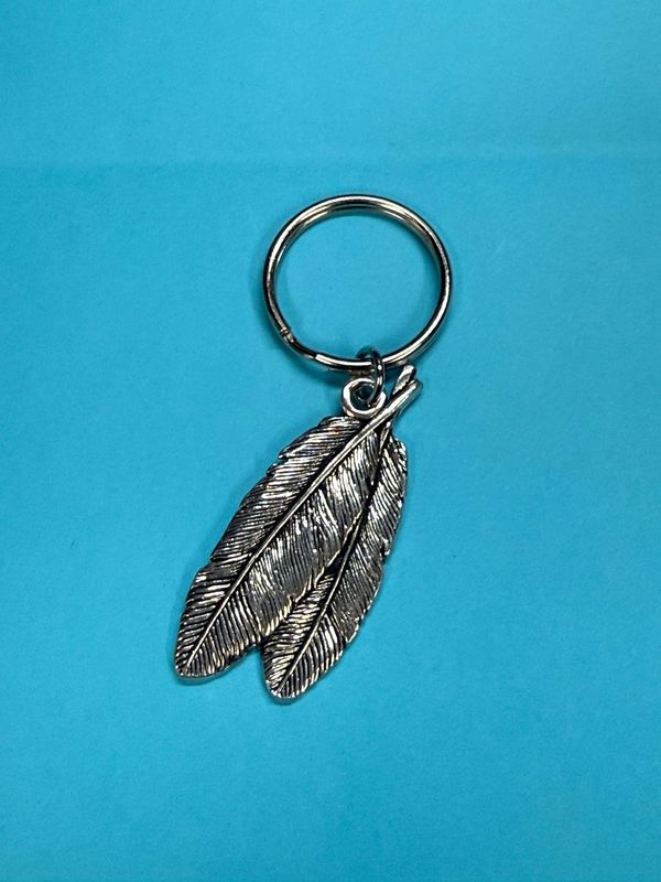 2 Feather's Keychain