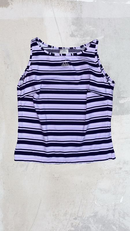 Top Adidas Lila