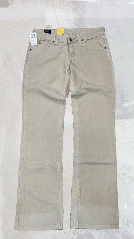 Pantalón Lee Pana modelo JINX. DS