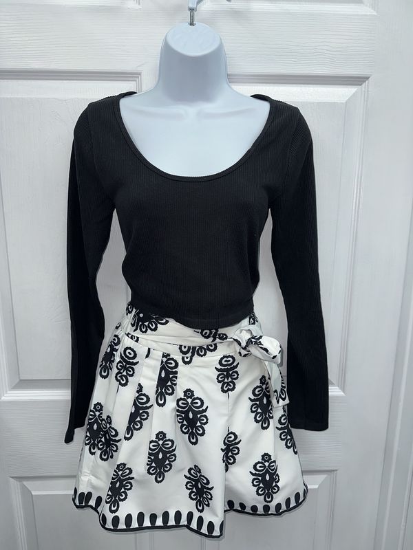 Long Sleeve Crop Ribbed Top