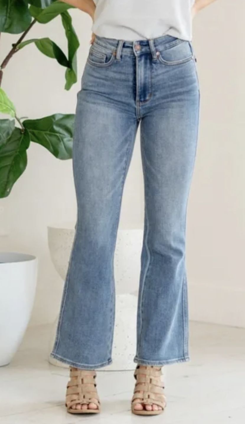 Judy Blue Short Inseam /High Rise/ Bootcut /Tummy Control