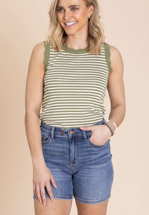 Judy Blue 2 button Mid Length Dad Shorts