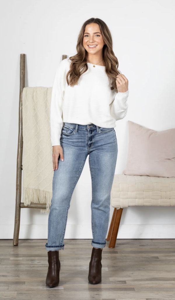 Judy Blue Mid Rise Boyfriend Fit Non- Destroy