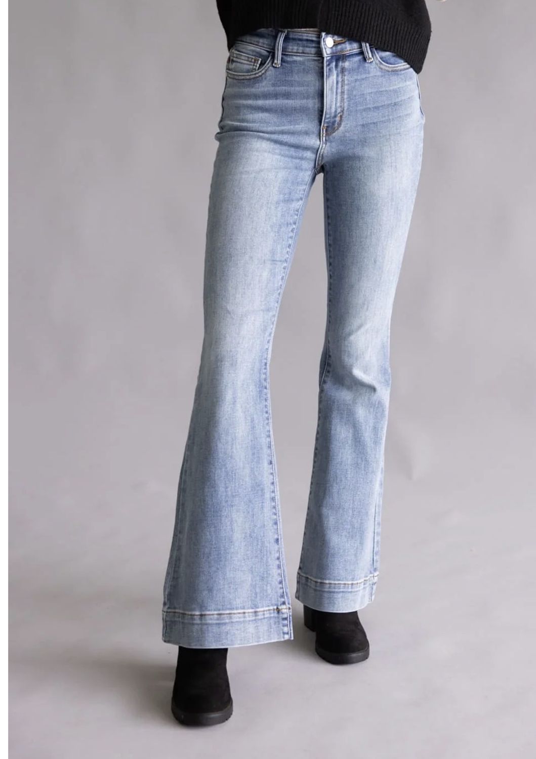 Judy Blue Mid Rise Flare