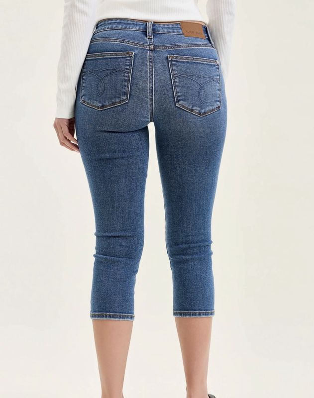 Judy Blue Mid Rise Capri