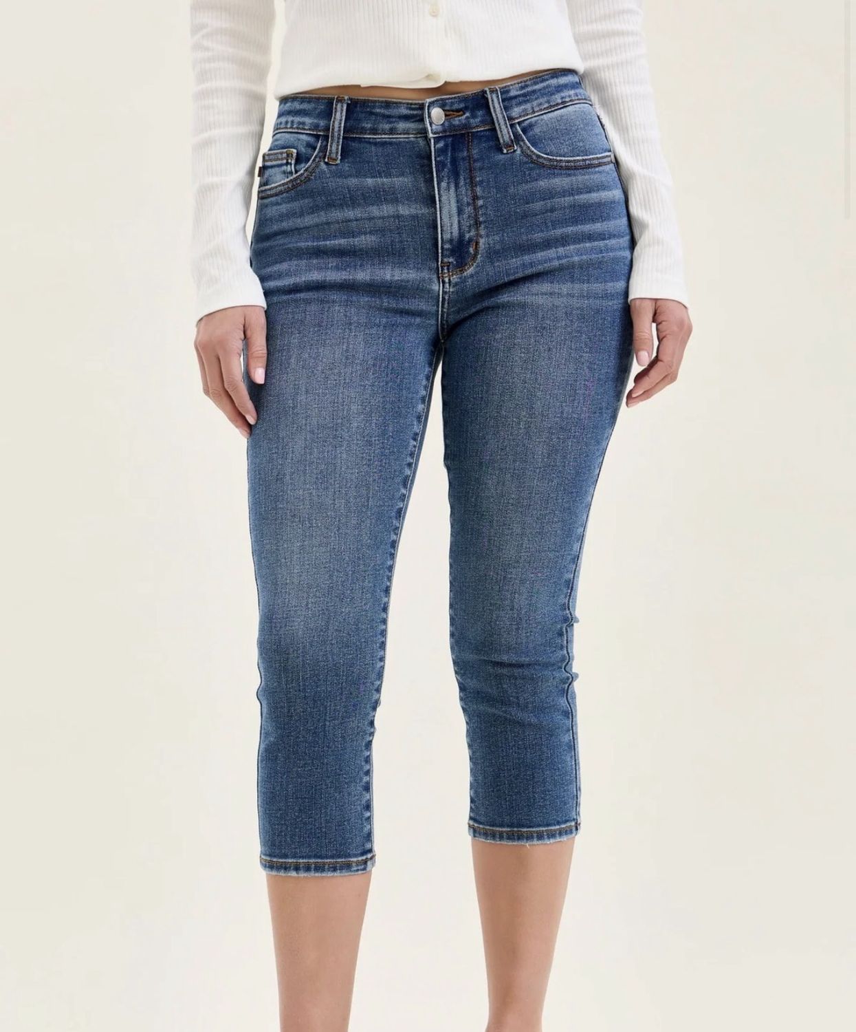 Judy Blue Mid Rise Capri