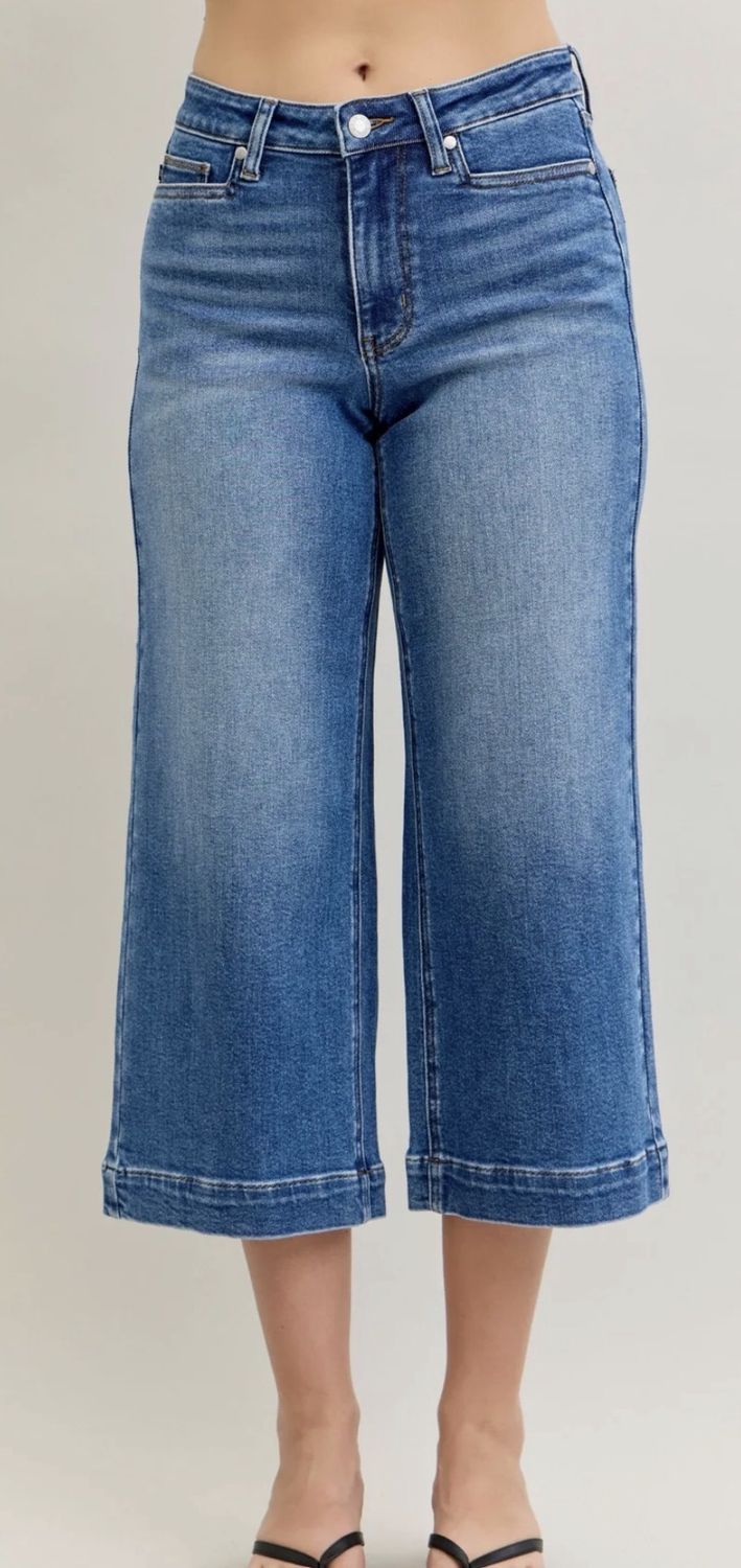 Judy Blue Mid Rise Wide CRop Vintage Pockets &amp; Wide Hem