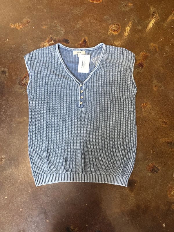 Raw Edge Short Sleeve Henley Sweater Top