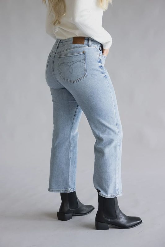 Judy Blue Petite Midrise Straight