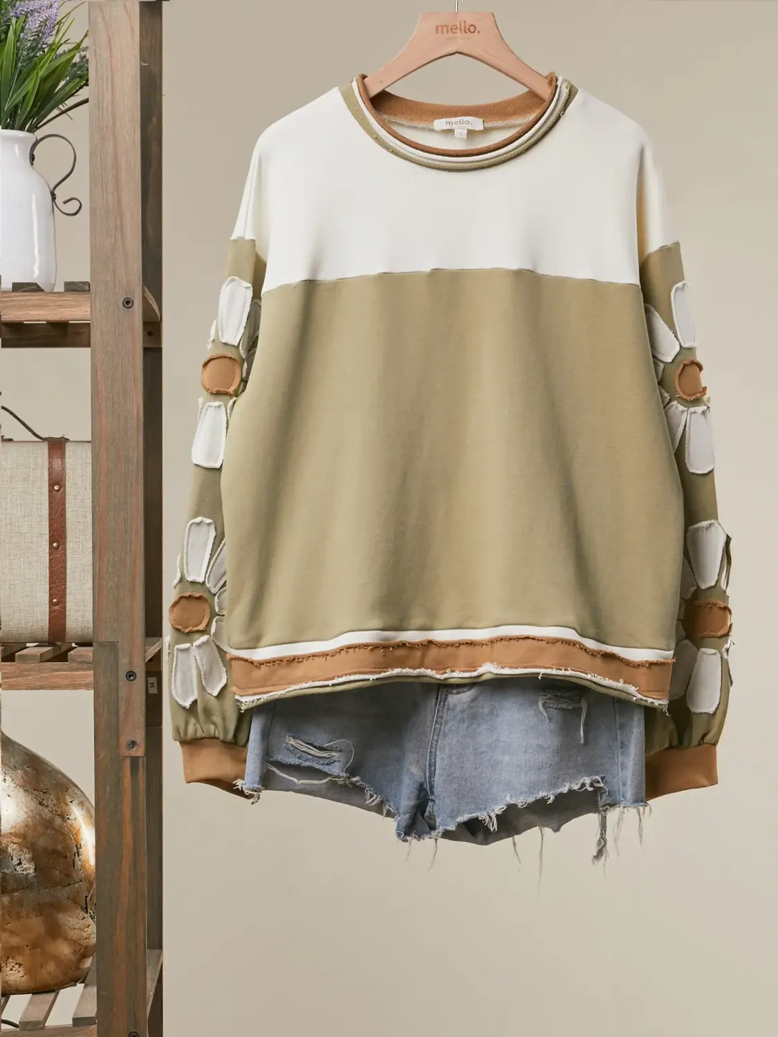 Colorblock Daisy Graphic Top