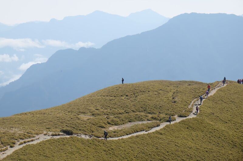 合歡山初階百岳、星空露營｜2天1夜｜台中高鐵出發