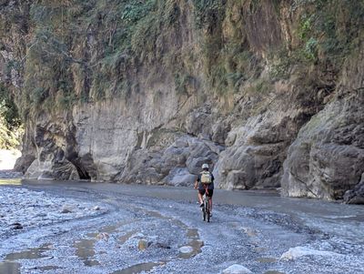 南投武界&單車溯溪旅行&石板BBQ|台中高鐵出發|2天1夜 南投武界&單車溯溪旅行&石板BBQ|台中高鐵出發|2天1夜