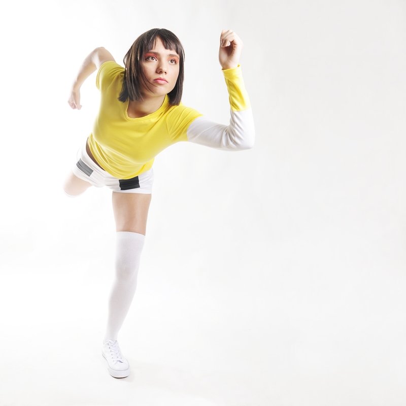 oudo anime camiseta amarilla