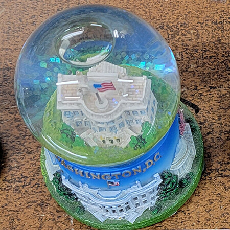 Mini White House Snow Globe - NT6014F