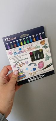 Acrylic paint pens